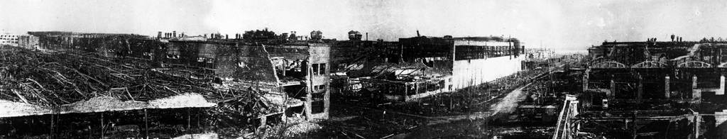 Разрушенные корпуса Сталинградского тракторного завода. Февраль 1943